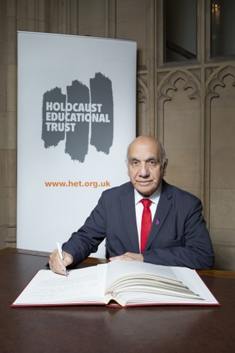 Signing Book of Remembrance, Parliament, January 2022